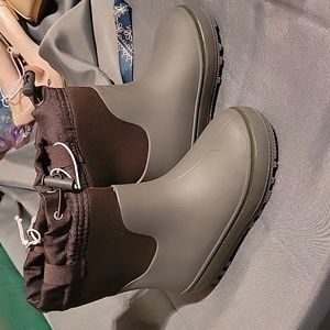 Nwt boys winter boots